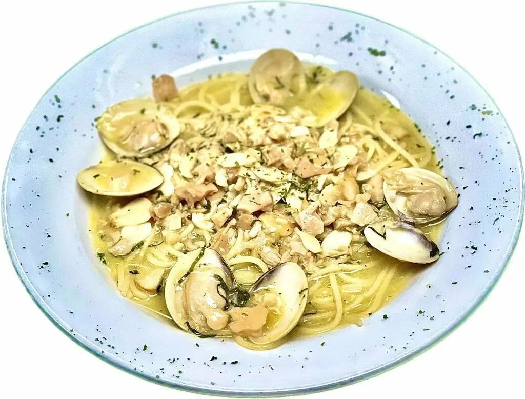 Lunch Withe Clam Sauce