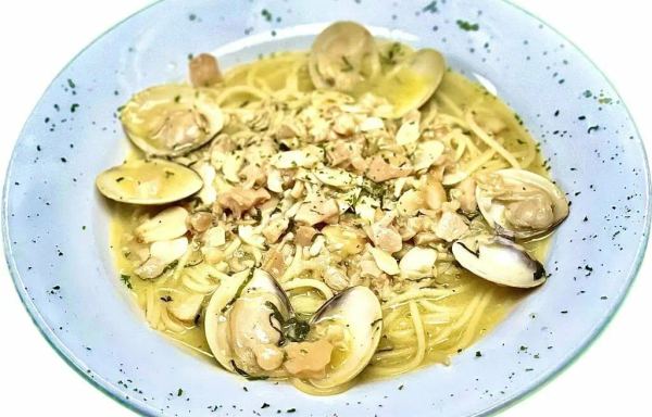 Lunch Withe Clam Sauce