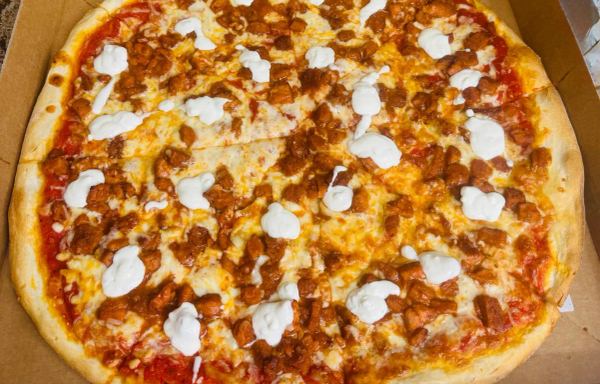 Buffalo Chicken Pizza Deep Dish