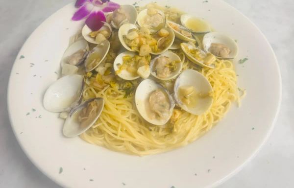 Linguini W White Clam Sauce