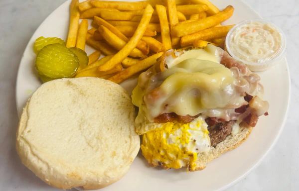 Greenwood Lake Cheeseburger