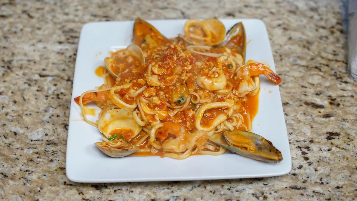 Zuppa Di Pesce W Linguini