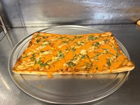 Squared chicken Vodka Pizza